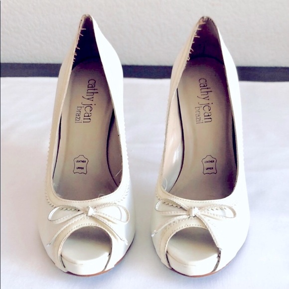 Cream Off-White High Heels Pumps w/ Open Toe, Bow: Leather, Sz. 7 - Picture 2 of 4